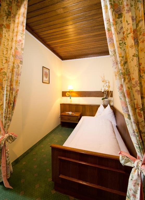 Hotel Landgasthof Altwirt Зехам Номер фото